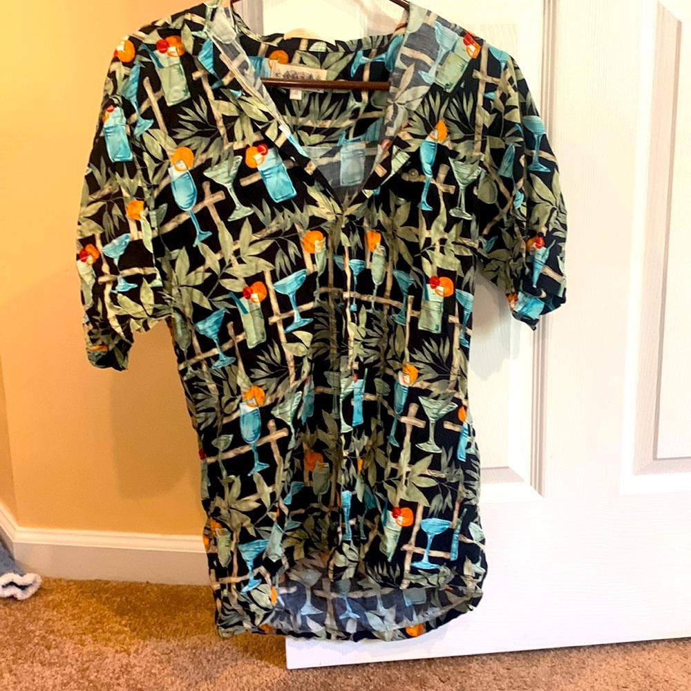 Men’s small Hawaiian shirt